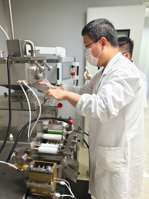 更好造福骨質疏松患者 國藥醫(yī)工總院聯合開發(fā)的骨化三醇軟膠囊產品國家集采順利中標